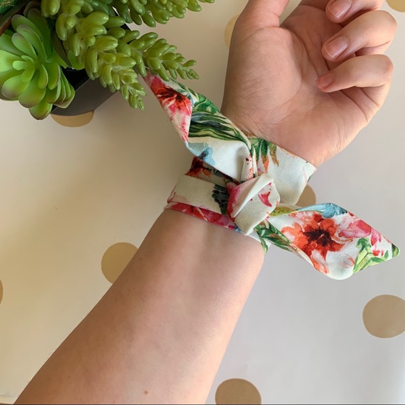 Apple Watch Wrap Band Tie Scarf - Picture 2 of 8